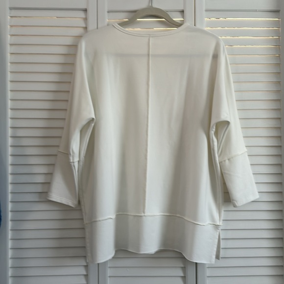 SPANX Perfect Length Top, Dolman 3/4 Sleeve
Powder / M - Picture 2 of 4